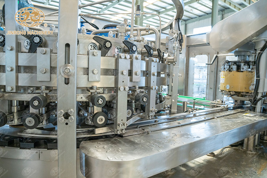 易拉罐灌裝機 易拉罐灌裝機